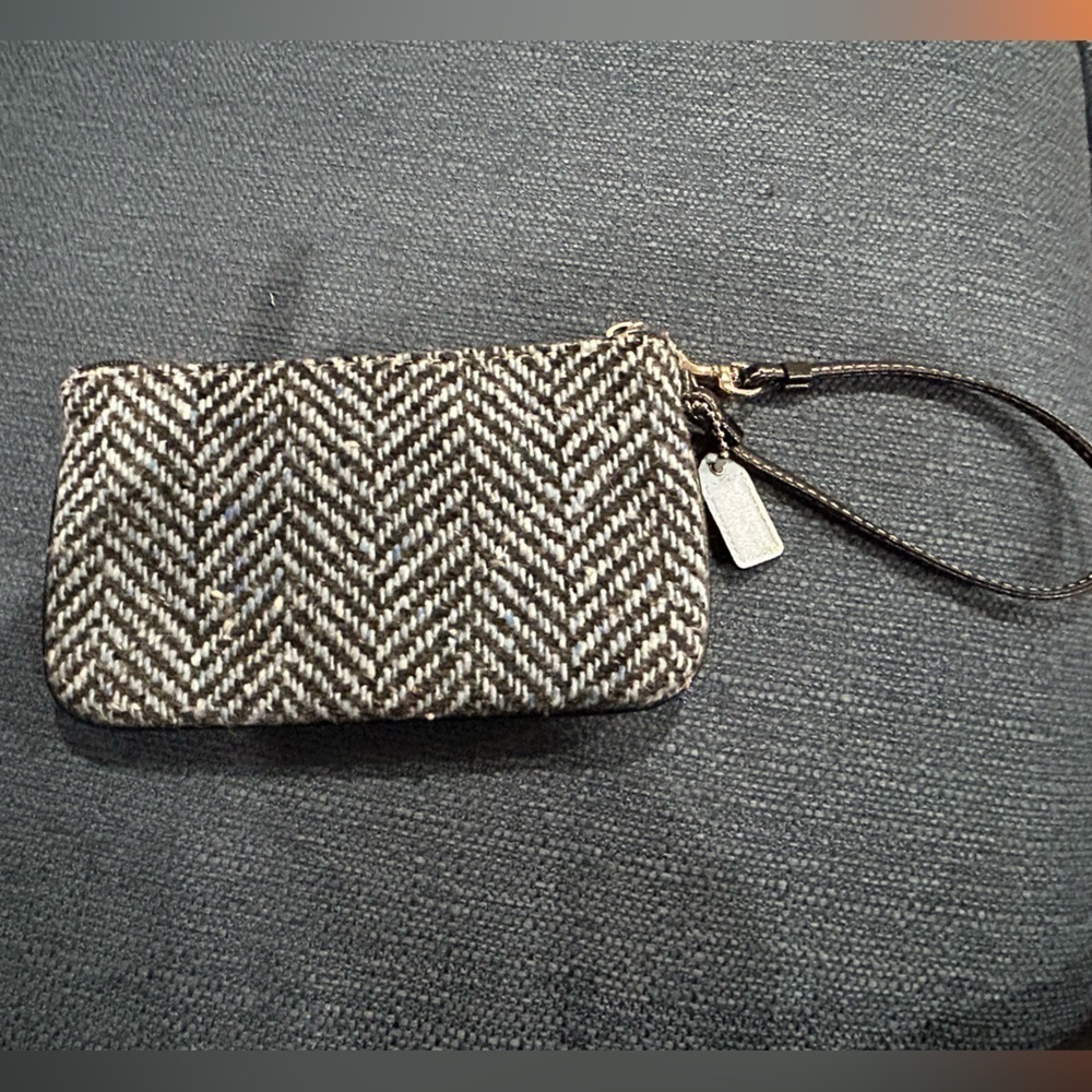 Coach Hamptons Herringbone Wool Wristlet - Picture 3 of 11